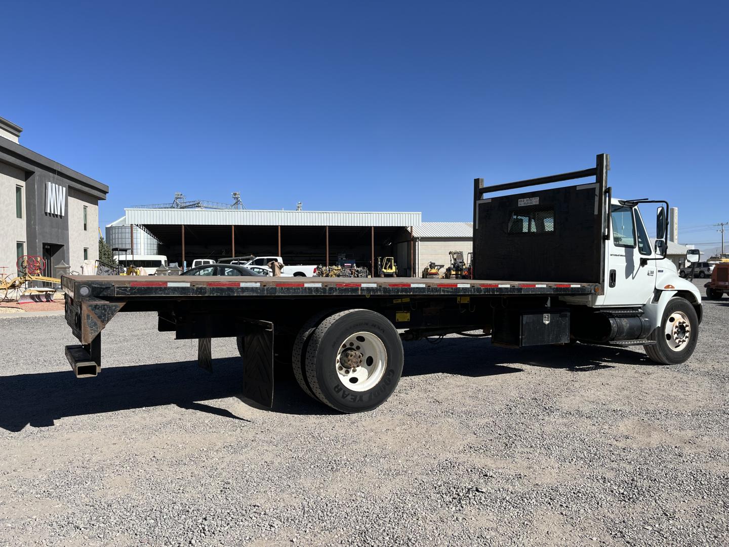 ./imagenes/INVOICE/2019/18000/CAMION PLATAFORMA INTERNATIONAL 4300 (4).JPG